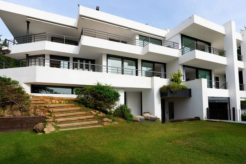 Furnet Mansion – image 4