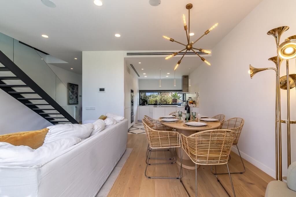 Jesus Townhouse – image 4