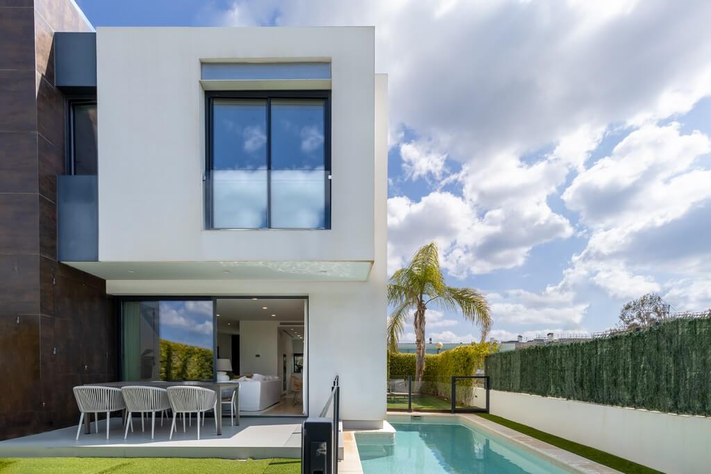 Jesus Townhouse – image 6